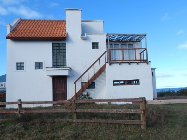 CASA EN ARACHANIA CON VISTA AL MAR